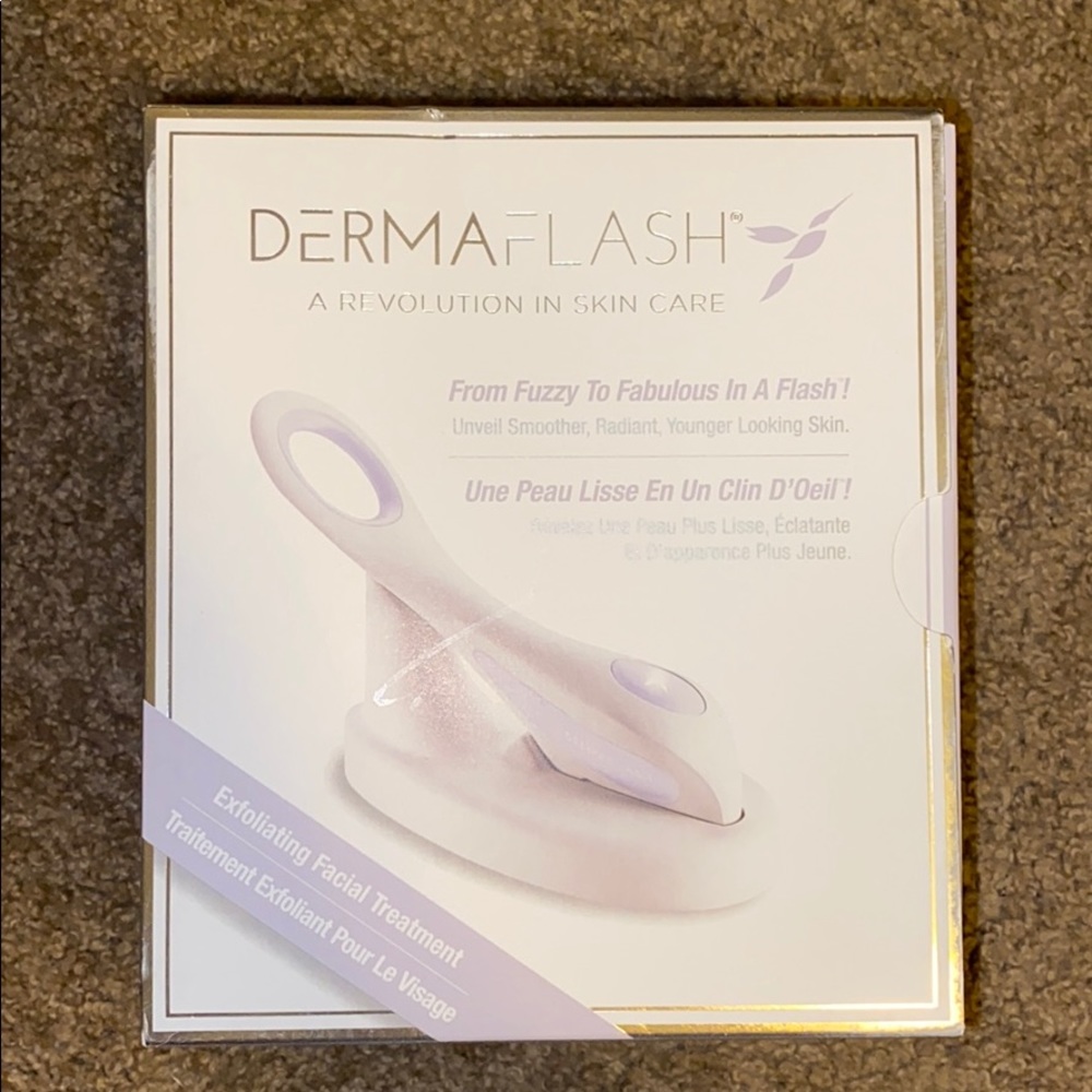 New In Box DermaFlash Wand with starter kit